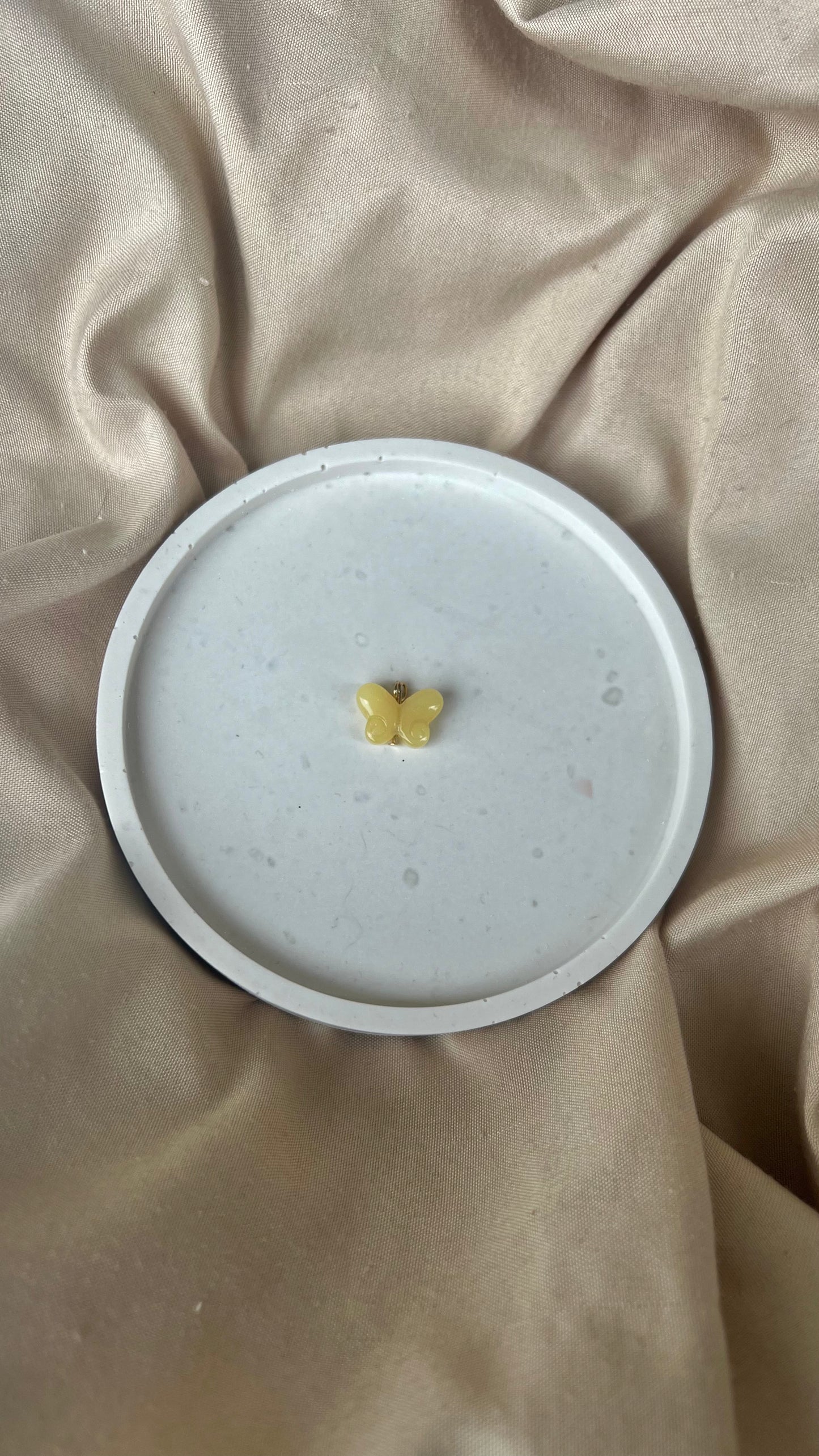 Charm papillon en verre