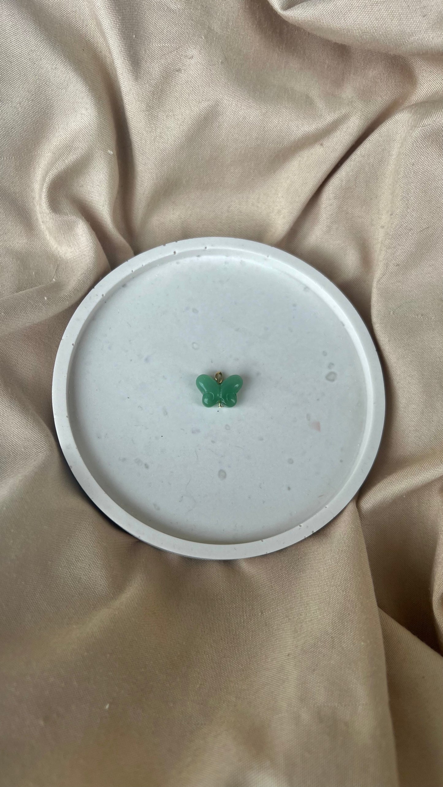 Charm papillon en verre