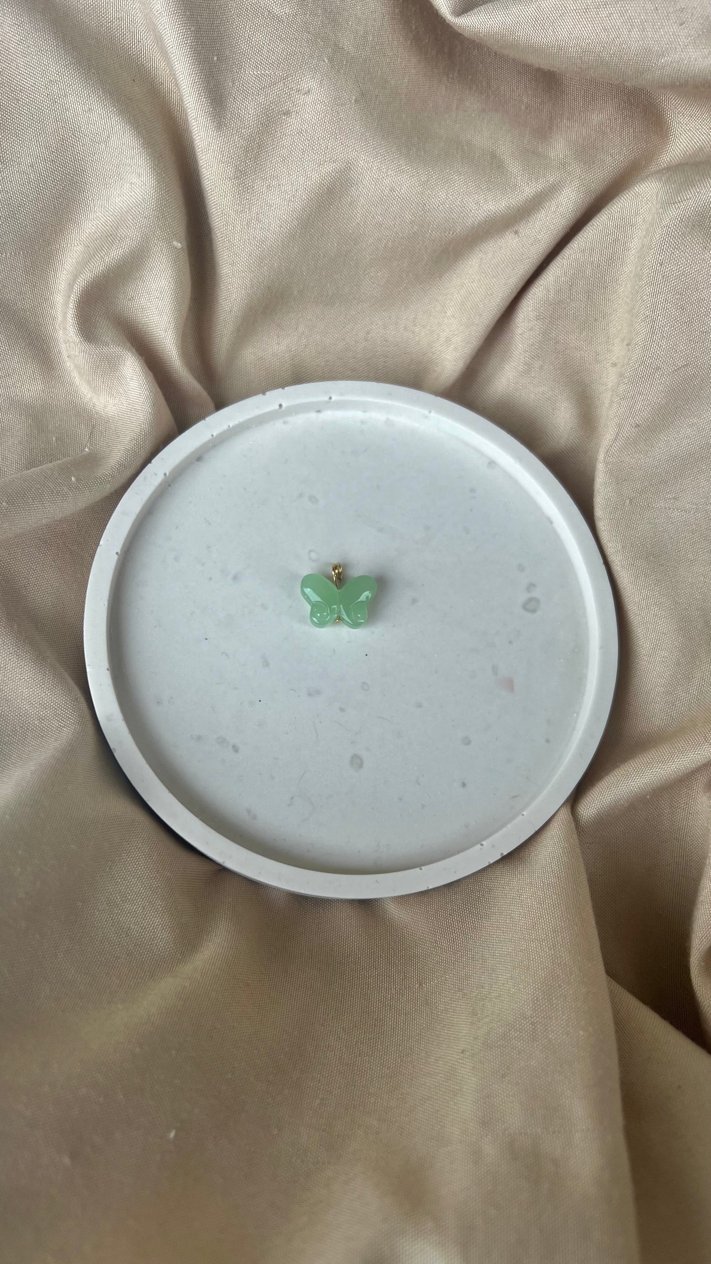 Charm papillon en verre
